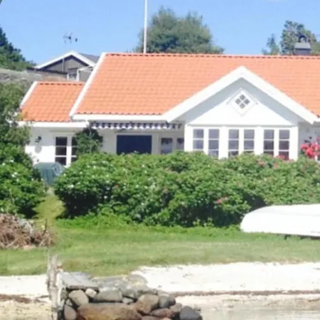Maritime On Island With Semesterbostad *